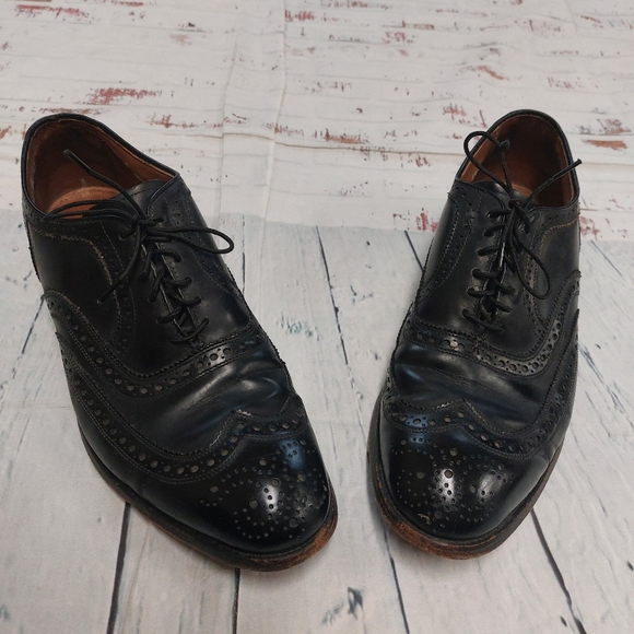 Allen Edmonds wingtip Oxford shoes - Picture 2 of 8
